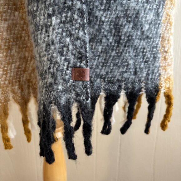 Lucky Brand Fuzzy Plaid Oversized Fringe Trim Scarf - Picture 4 of 9